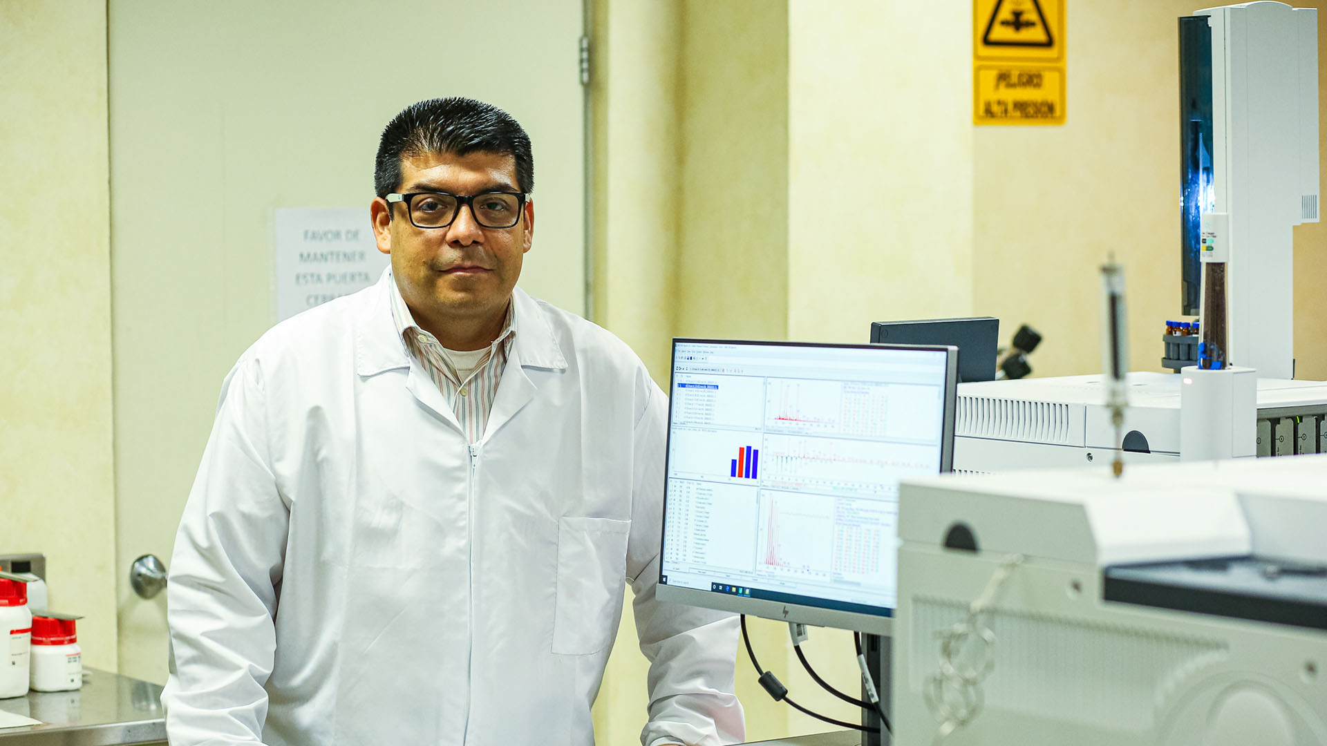 Desarrollan materiales para remover contaminantes del agua